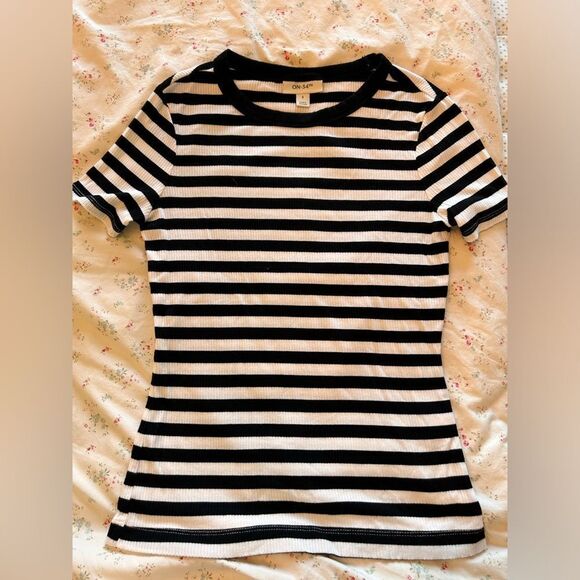 Macy's on the 34th Women's Ribbed Short Sleeve Striped Tee Size Small EUC - Picture 3 of 6